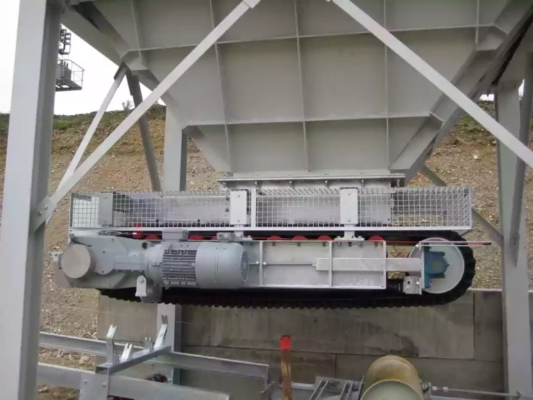 Bunkerabzugsband und Dosierband mit Wellkantengurt